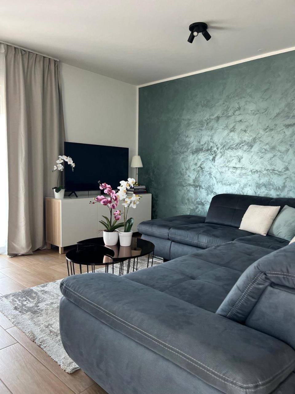 Apartment Blue Manor