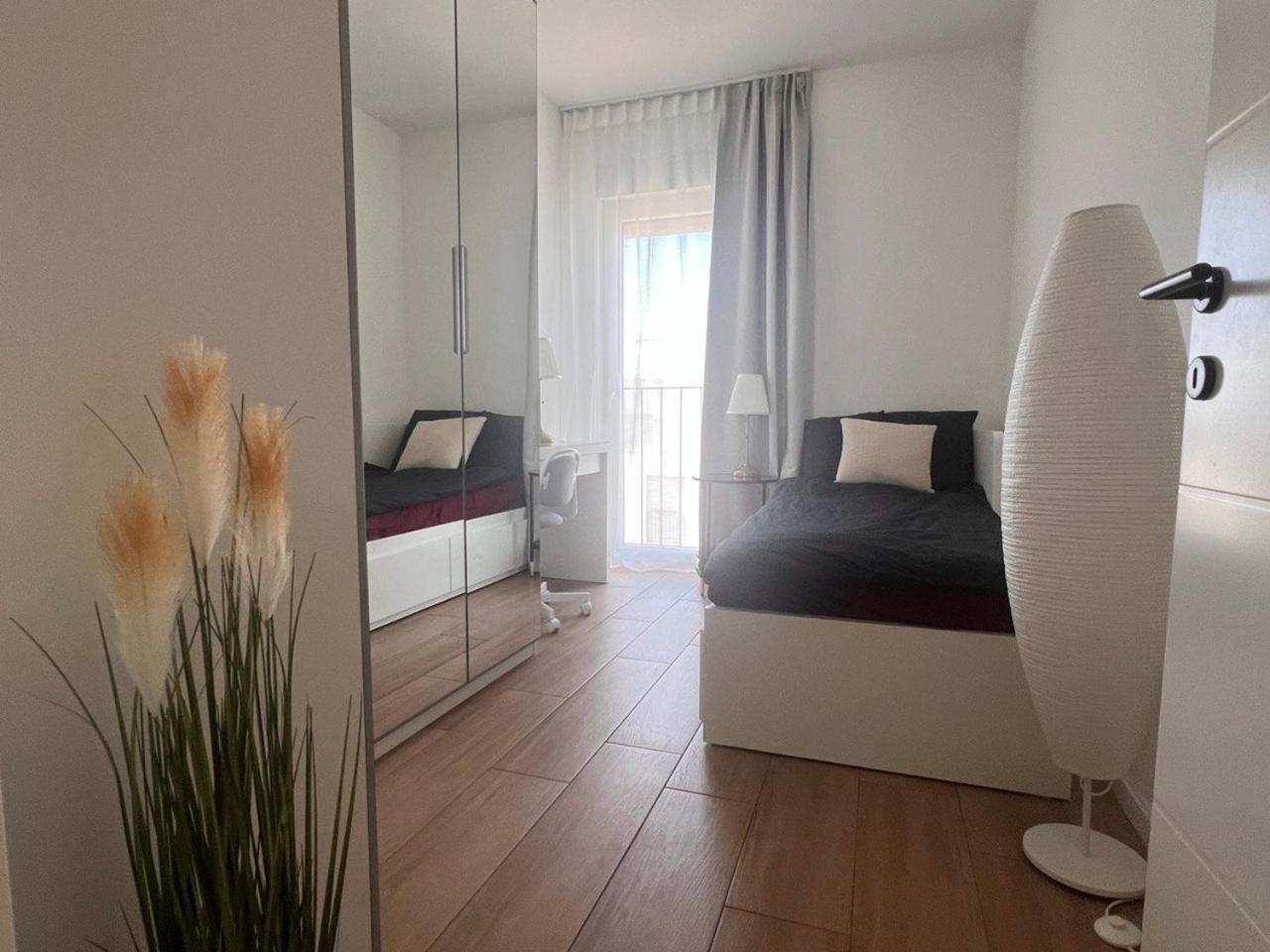 Blue Manor Apartma *